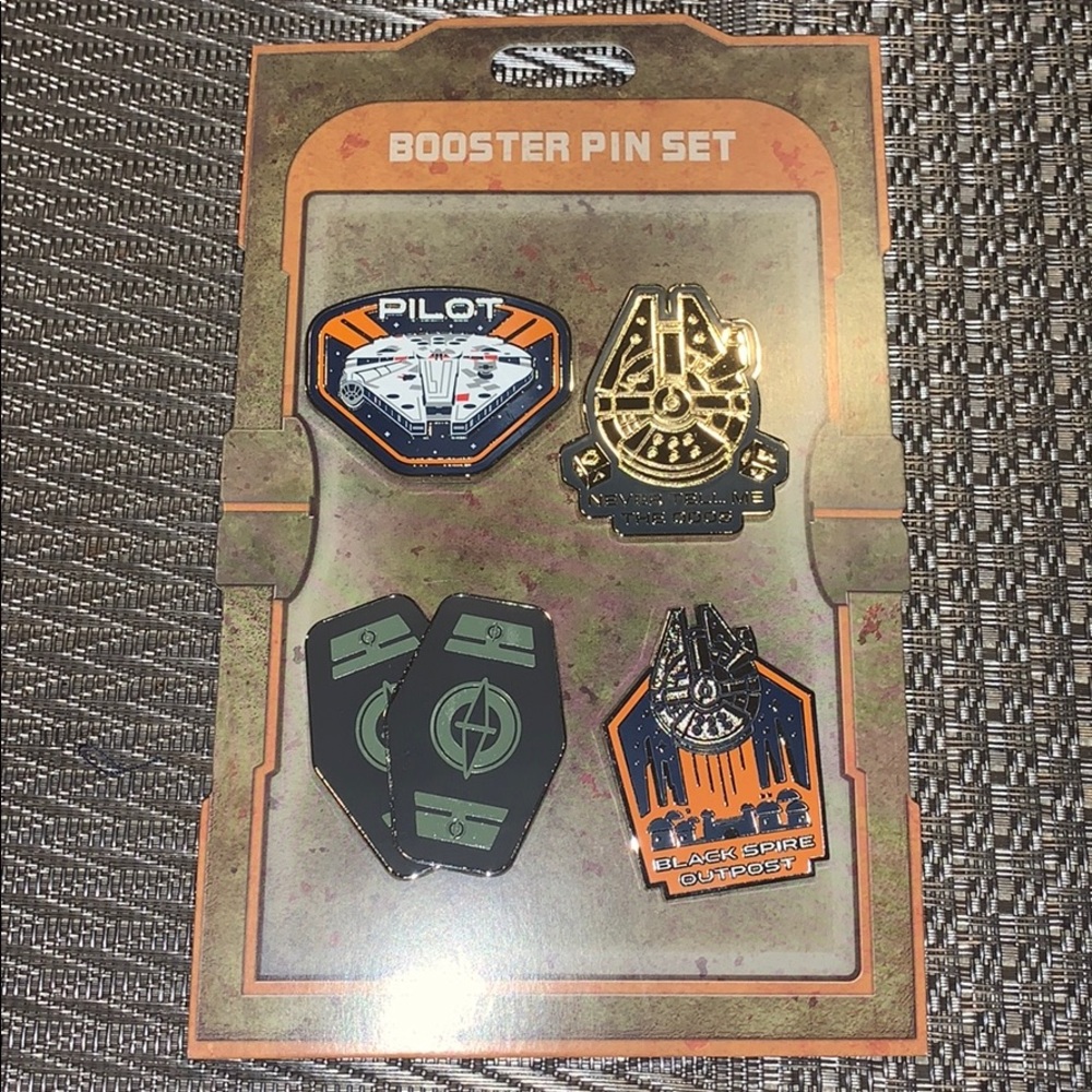 Resistance Star Wars Galaxy’s Edge Booster Pin Set